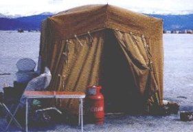 Торговая палатка, переделанная для рыбалки
